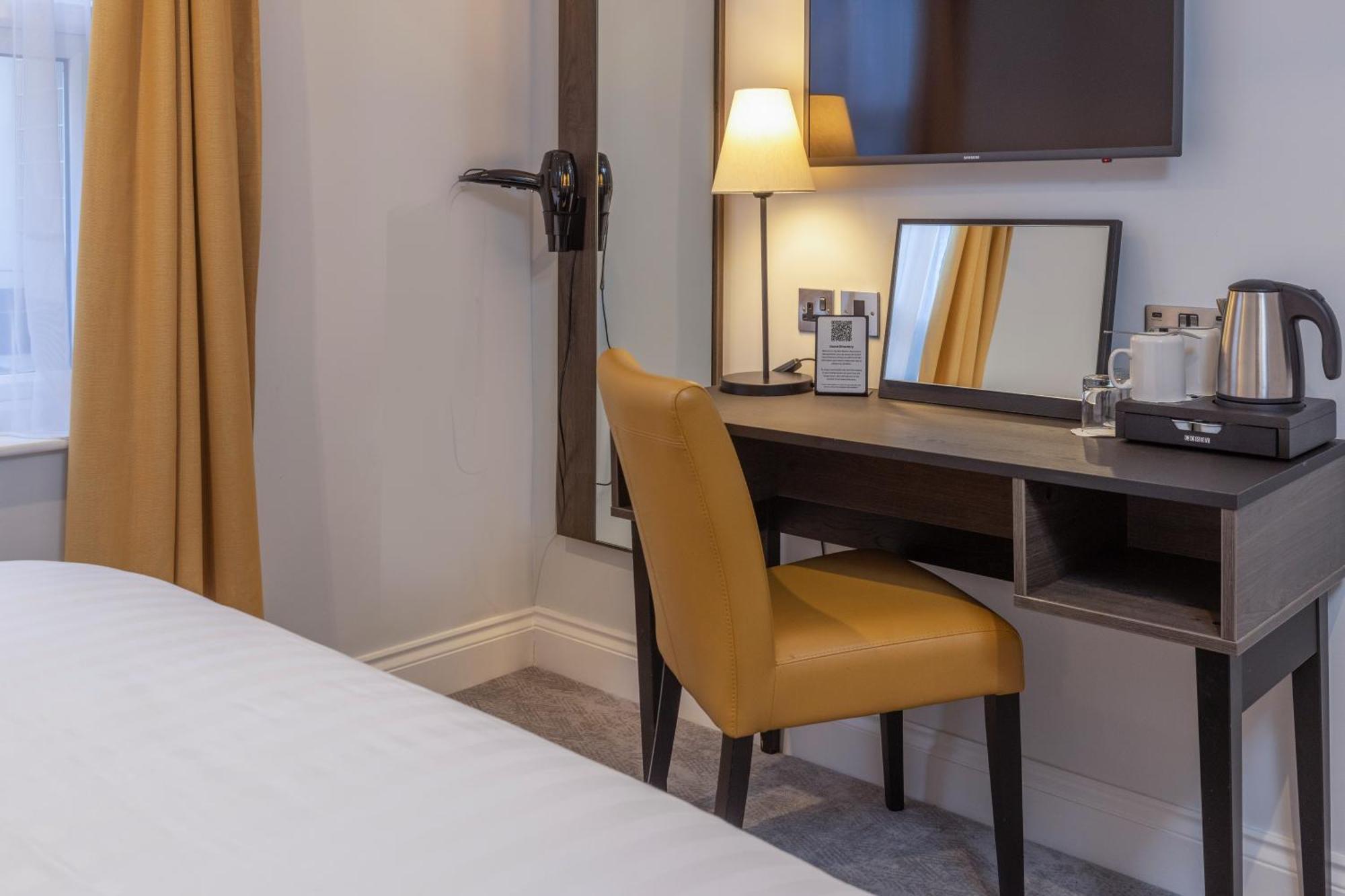 Best Western Kensington Olympia Hotel London Exterior foto