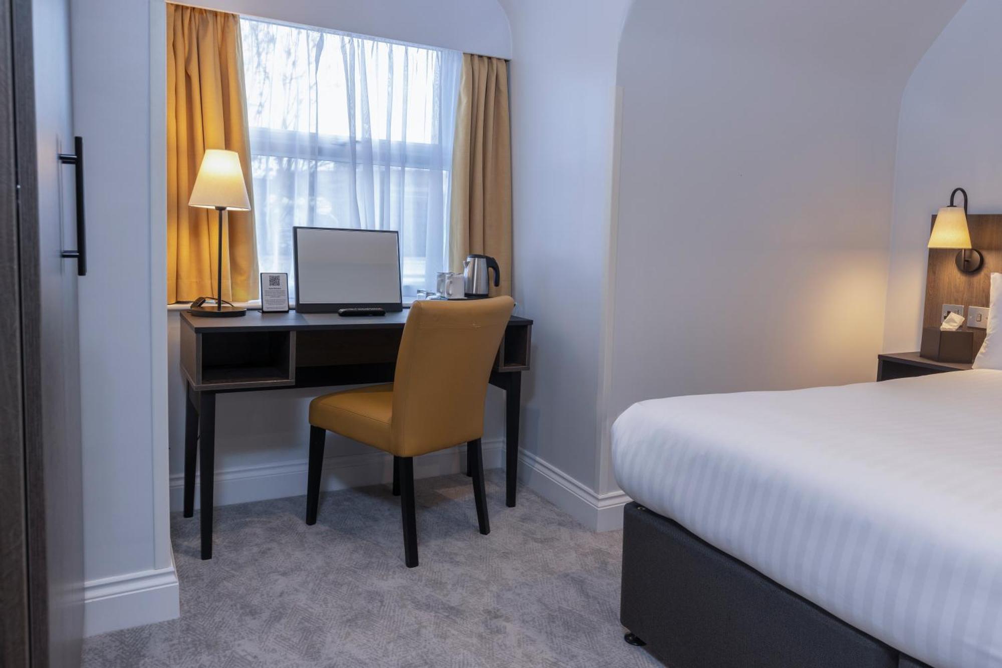 Best Western Kensington Olympia Hotel London Exterior foto