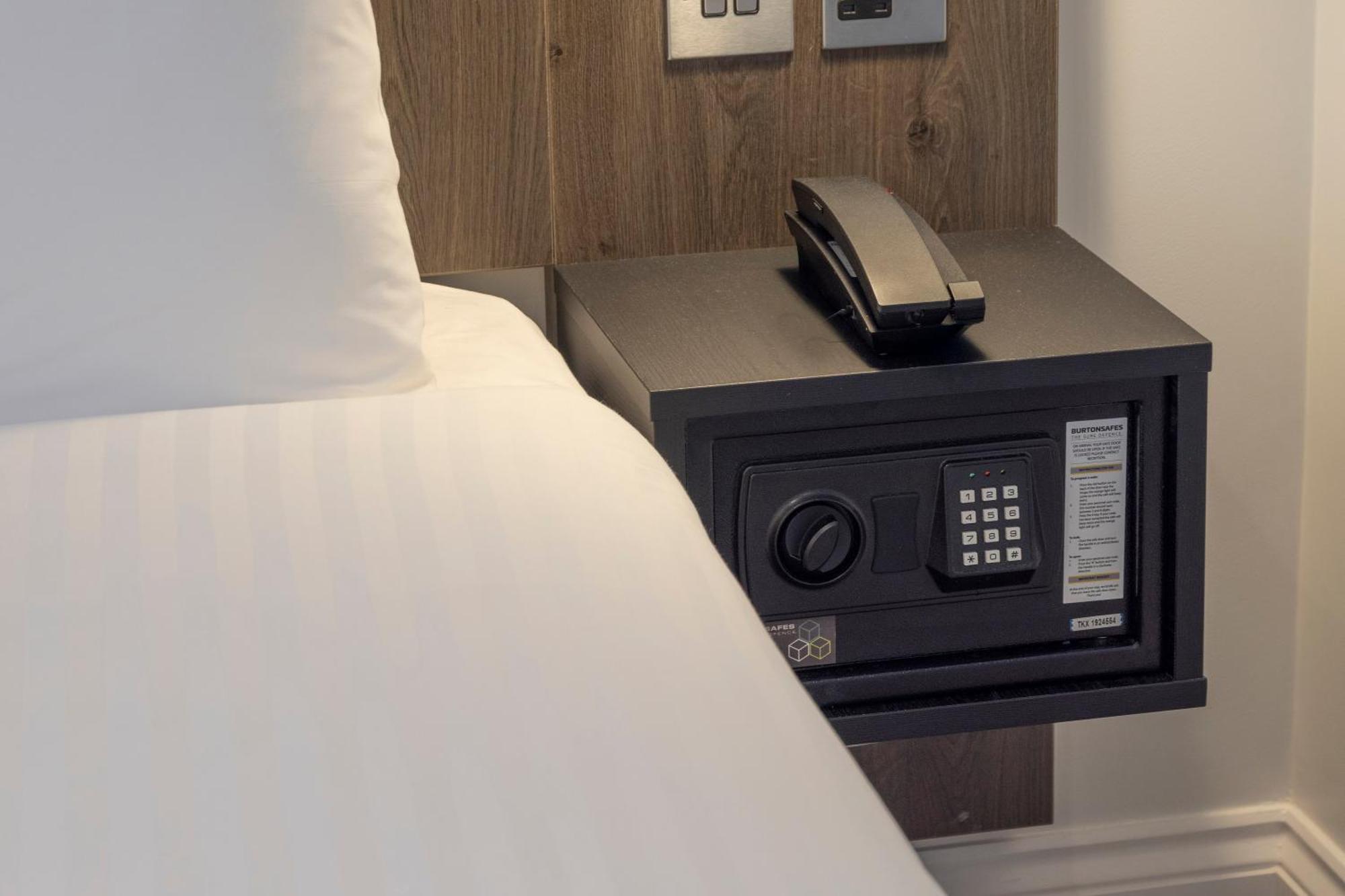 Best Western Kensington Olympia Hotel London Exterior foto