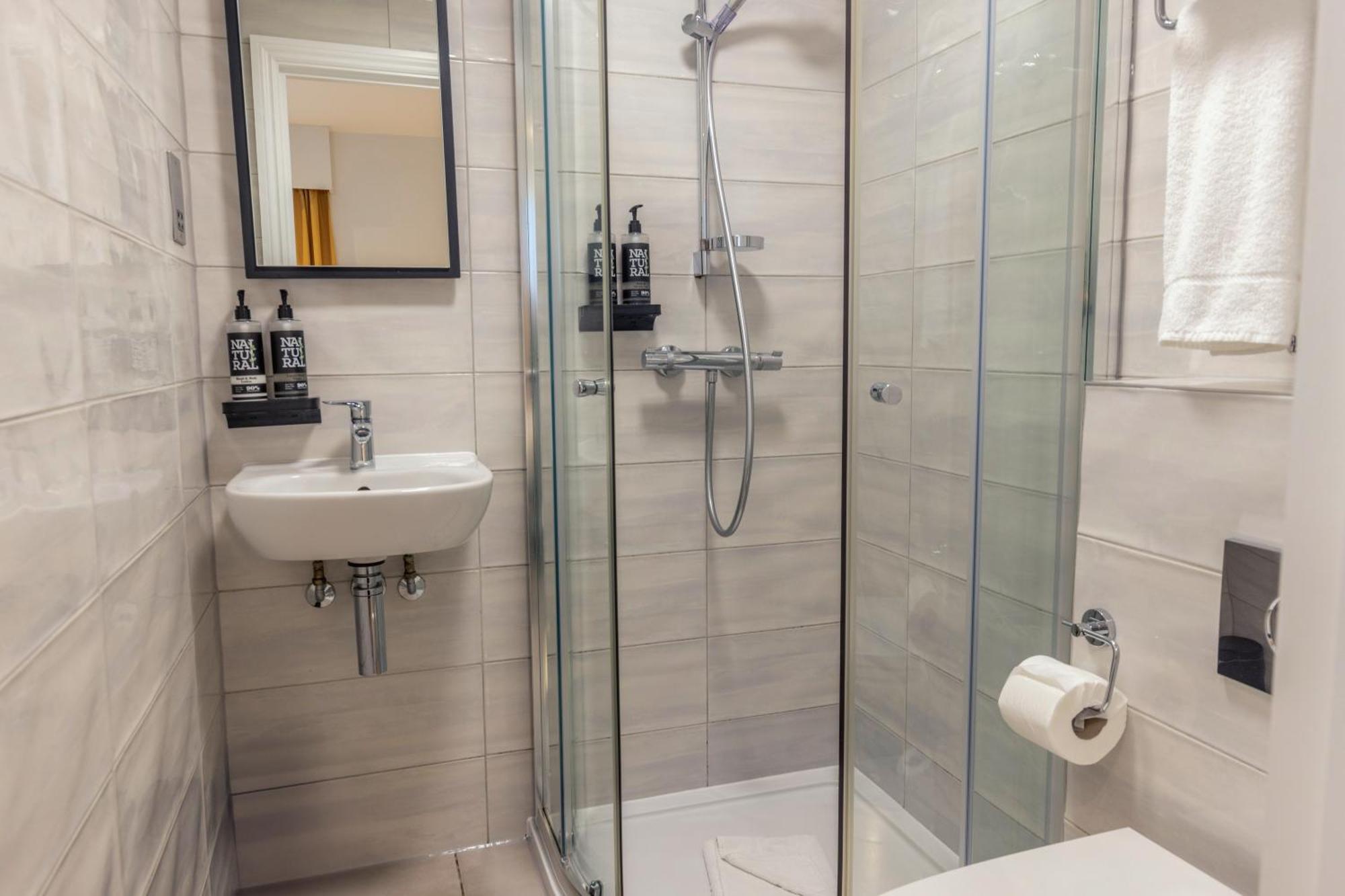Best Western Kensington Olympia Hotel London Exterior foto