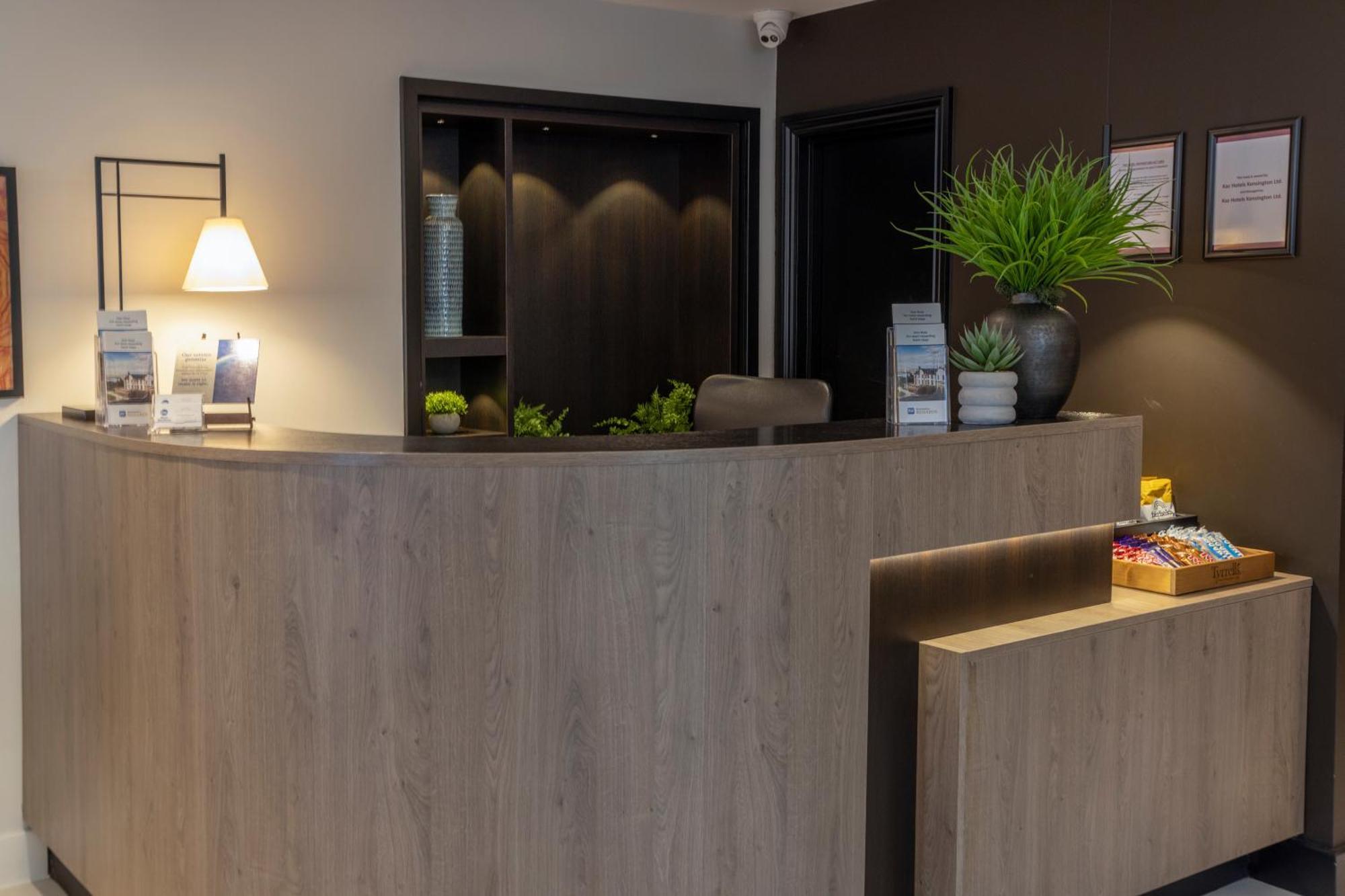 Best Western Kensington Olympia Hotel London Exterior foto